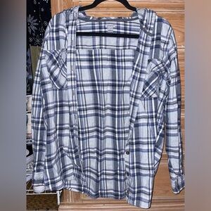 Carhartt long sleeve with hood
Size XL
100% cotton